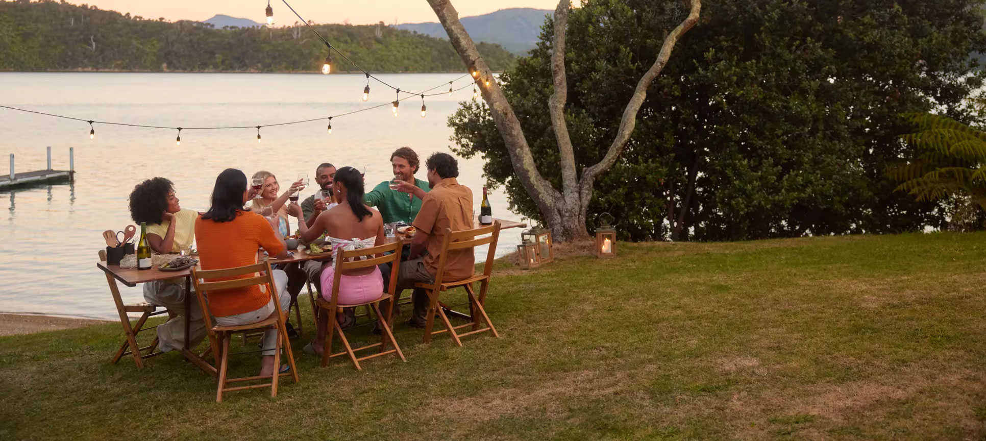 friends-enjoying-dinner-outside