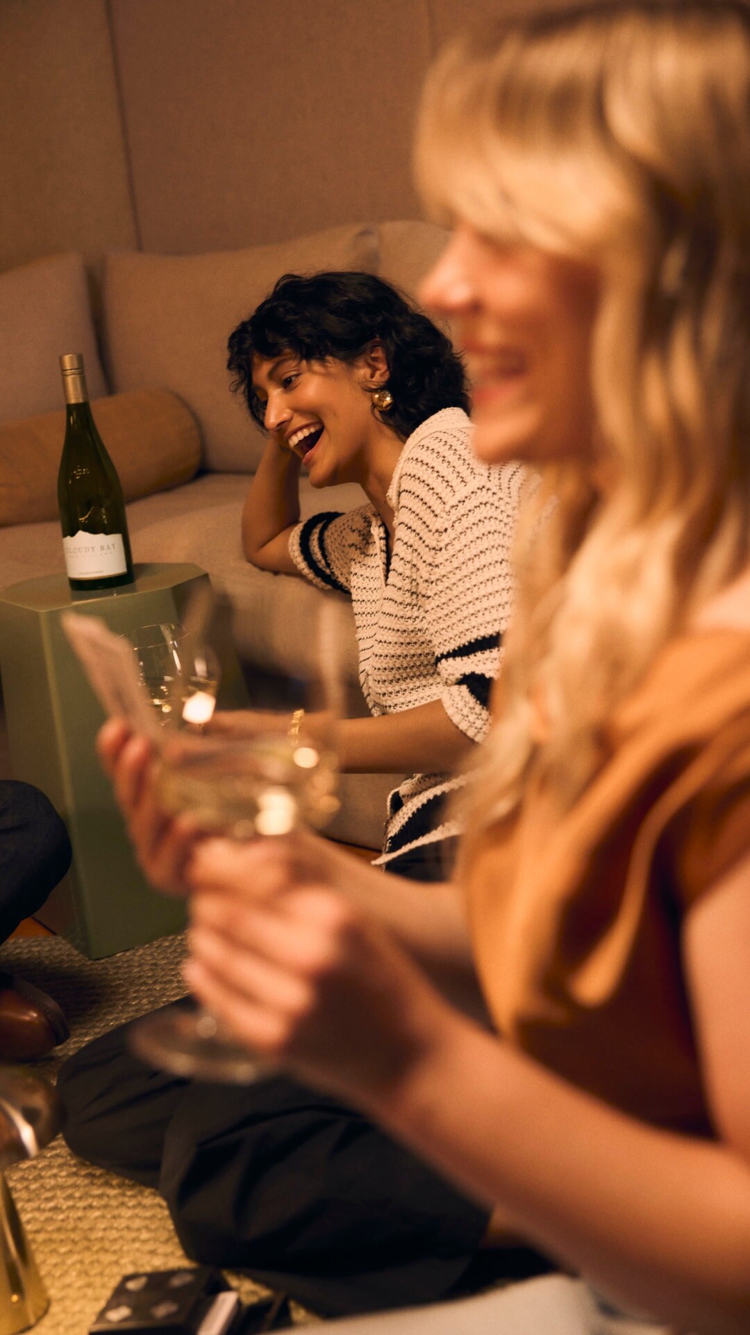 friends-laughing-playing-cards