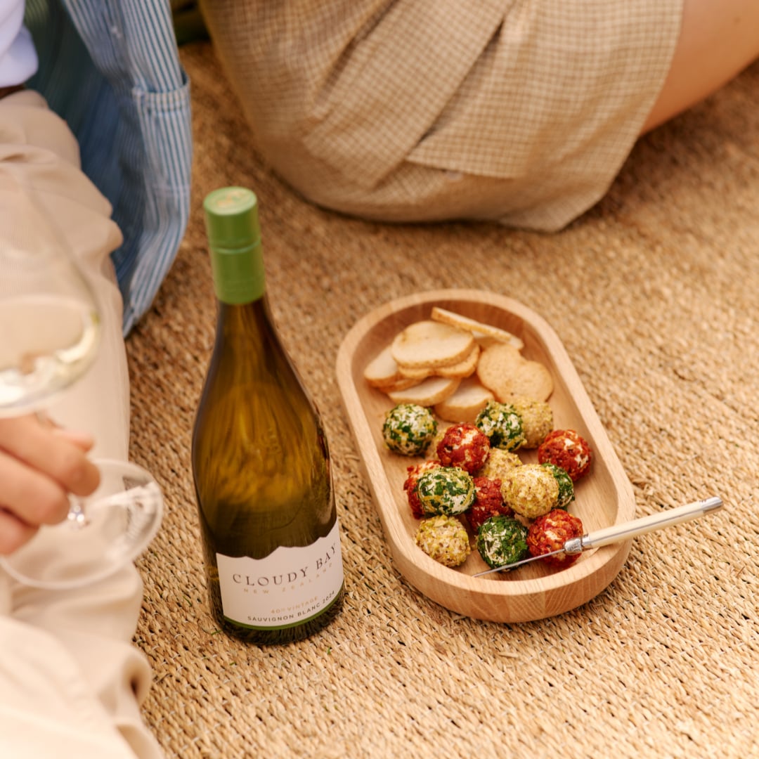 sauvignon blanc and cheese balls