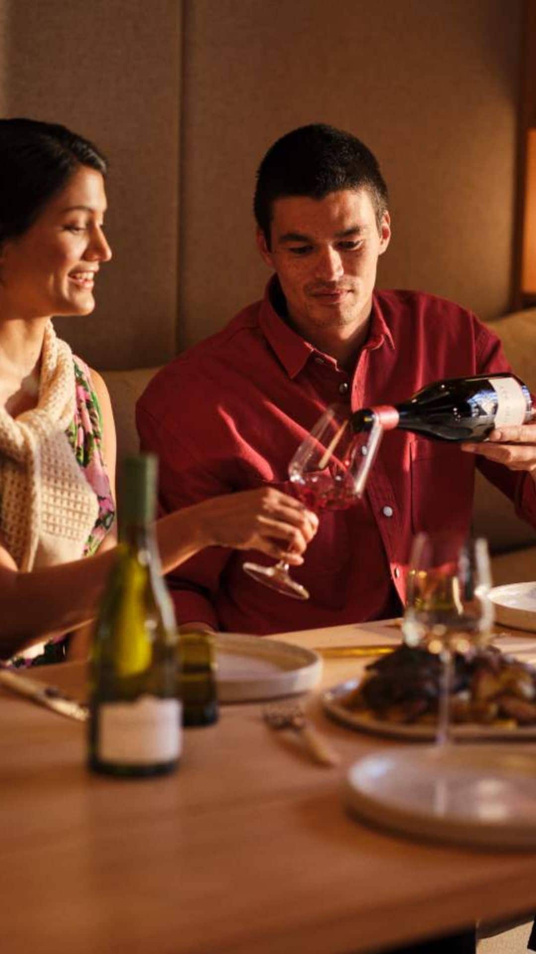 sauvignon-blanc-being-poured