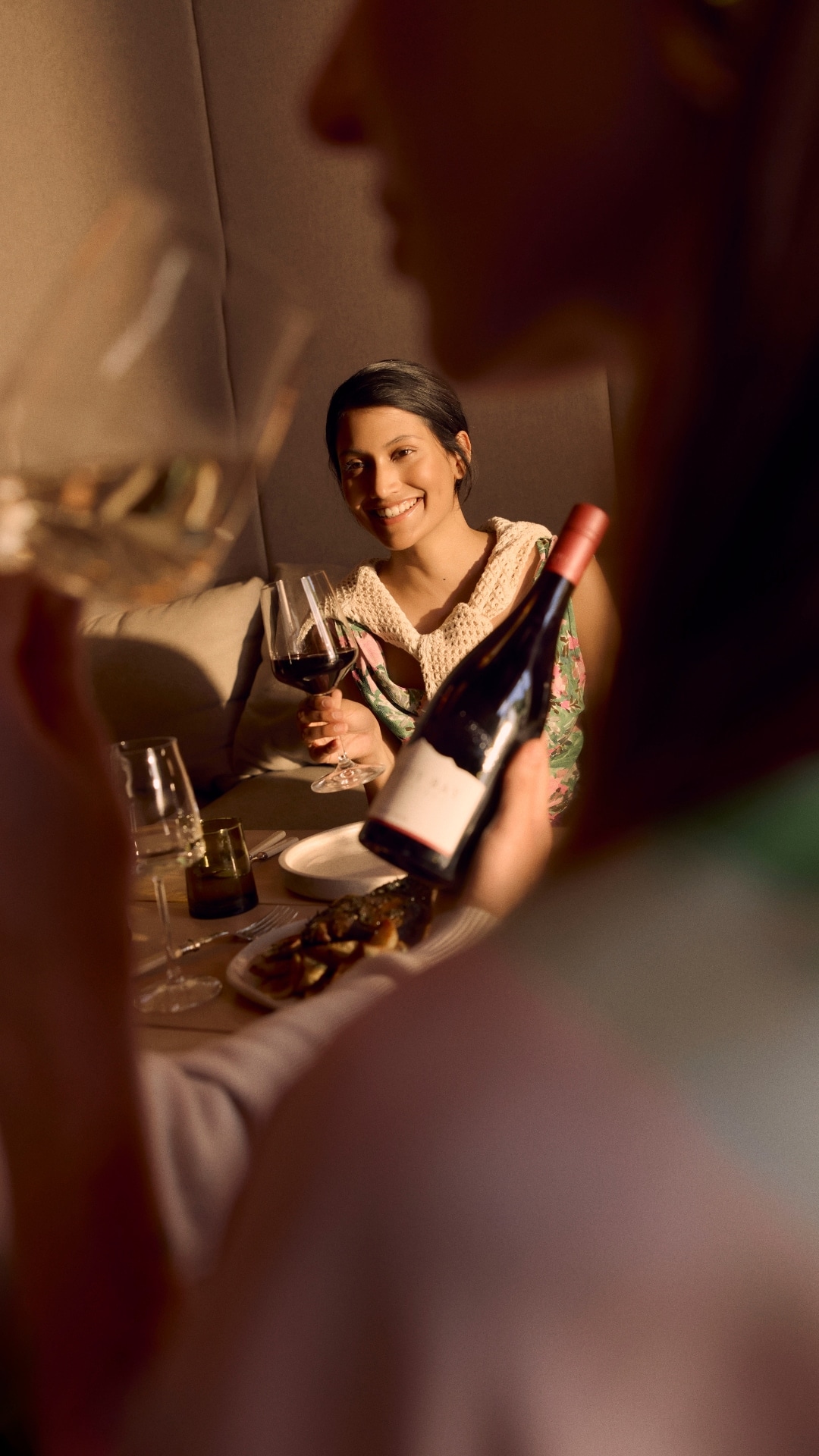woman-drinking-pinot-noir