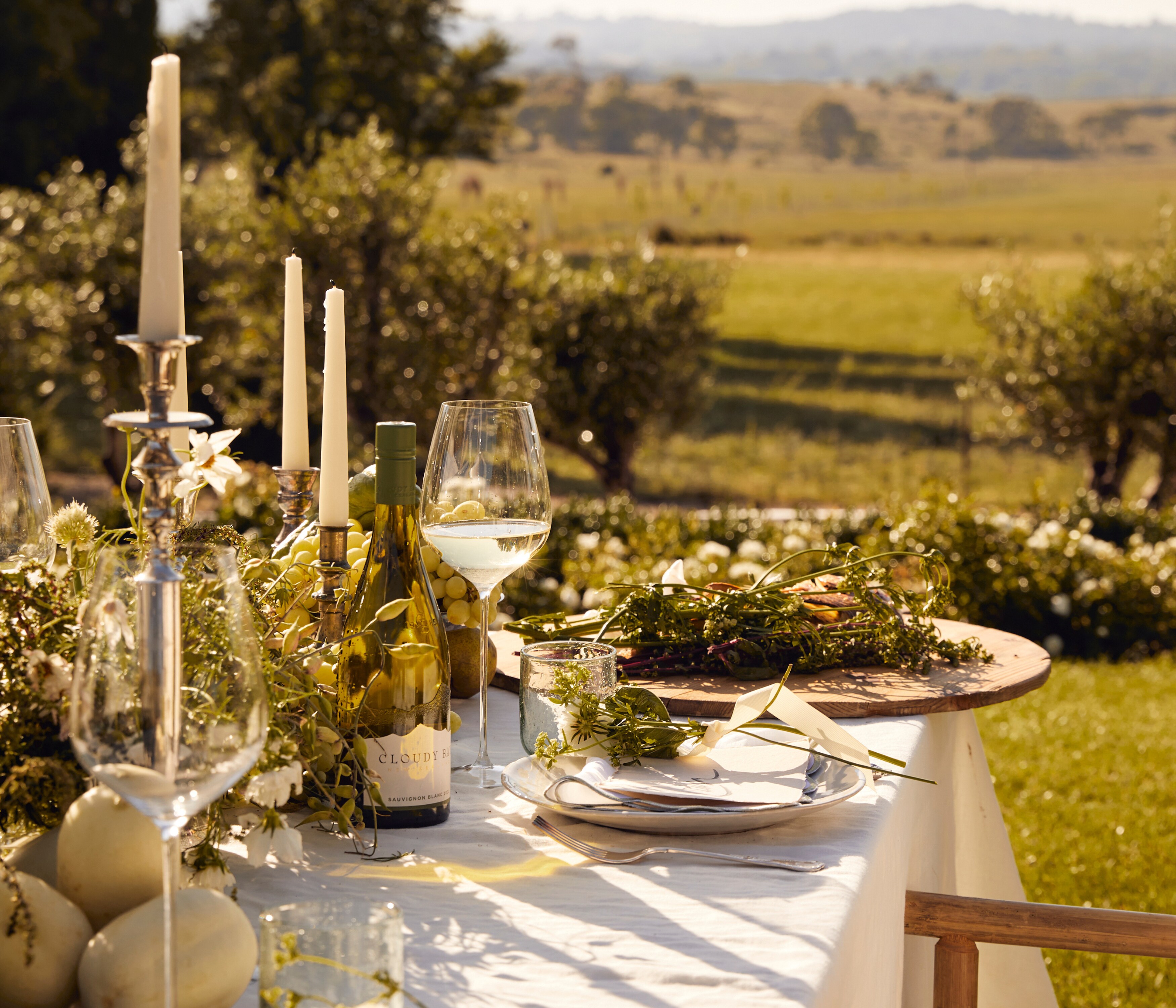 white_wine_and_flowers