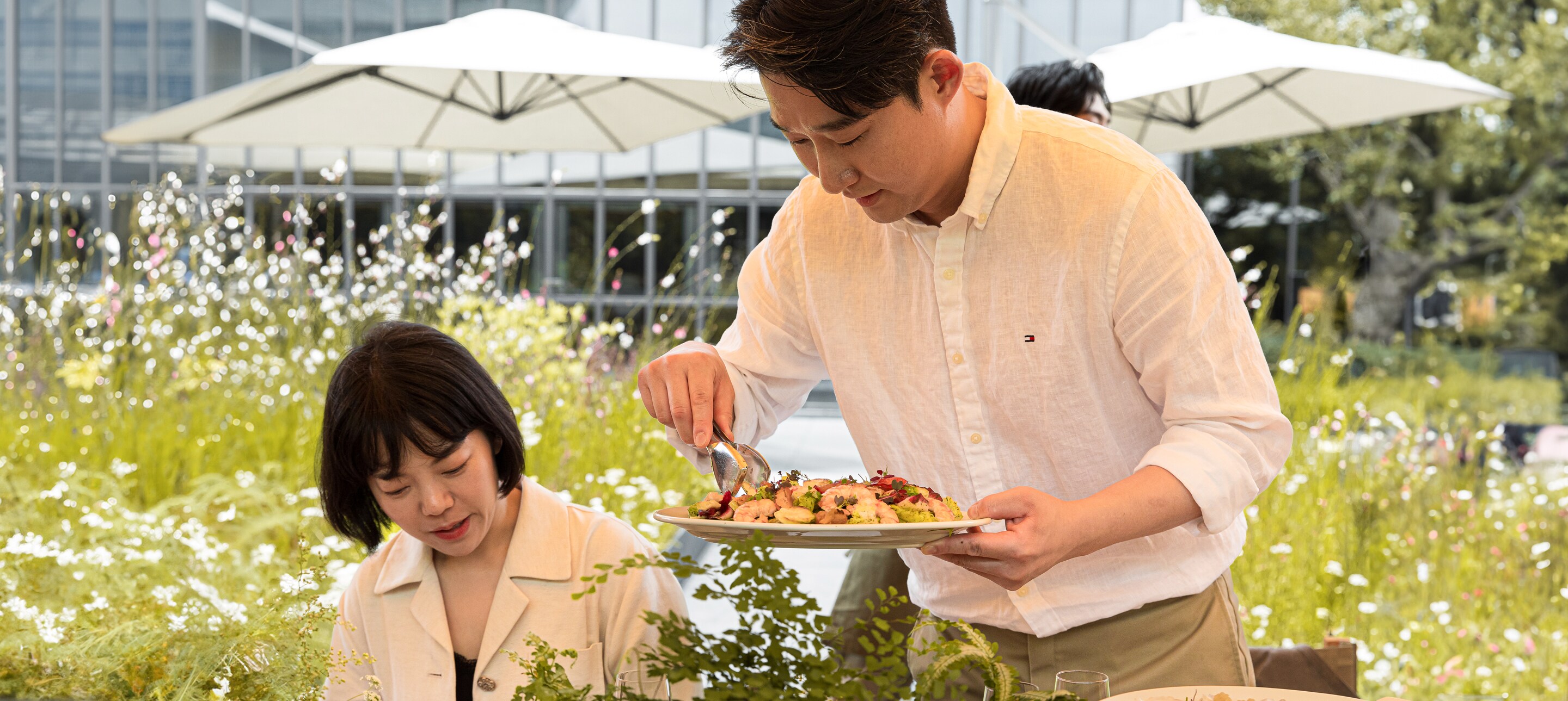 jeongho-kim-at-table_2