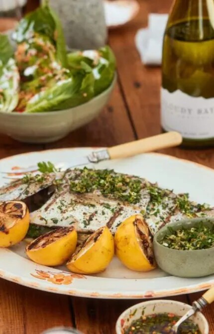 cooked-snapper-with-lemon-on-plate
