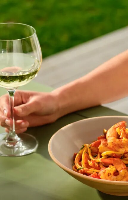 linguine and prawns with sauvignon blanc