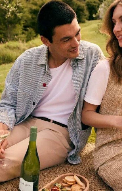 couple-enjoying-afternoon-date